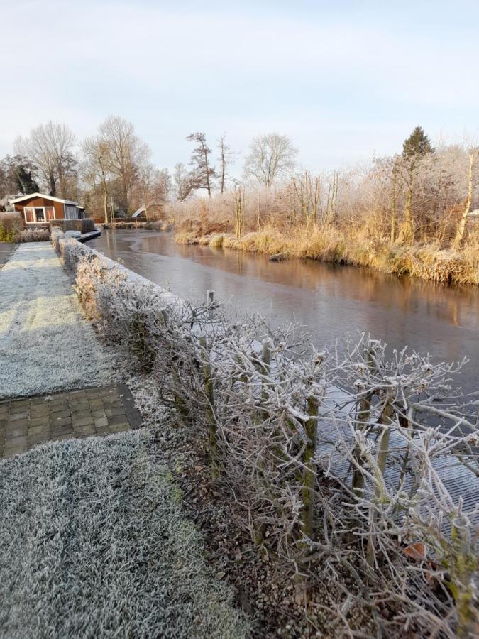 Wuivend Riet Gelegen Op Resort Venetie Giethoorn Exteriér fotografie