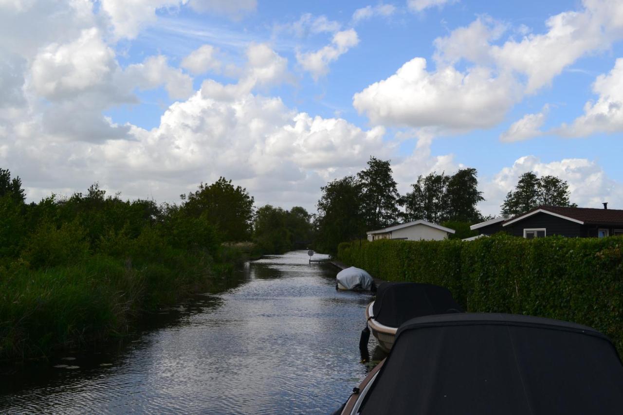 Wuivend Riet Gelegen Op Resort Venetie Giethoorn Exteriér fotografie