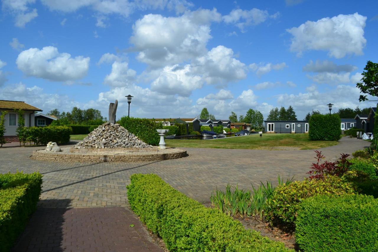 Wuivend Riet Gelegen Op Resort Venetie Giethoorn Exteriér fotografie